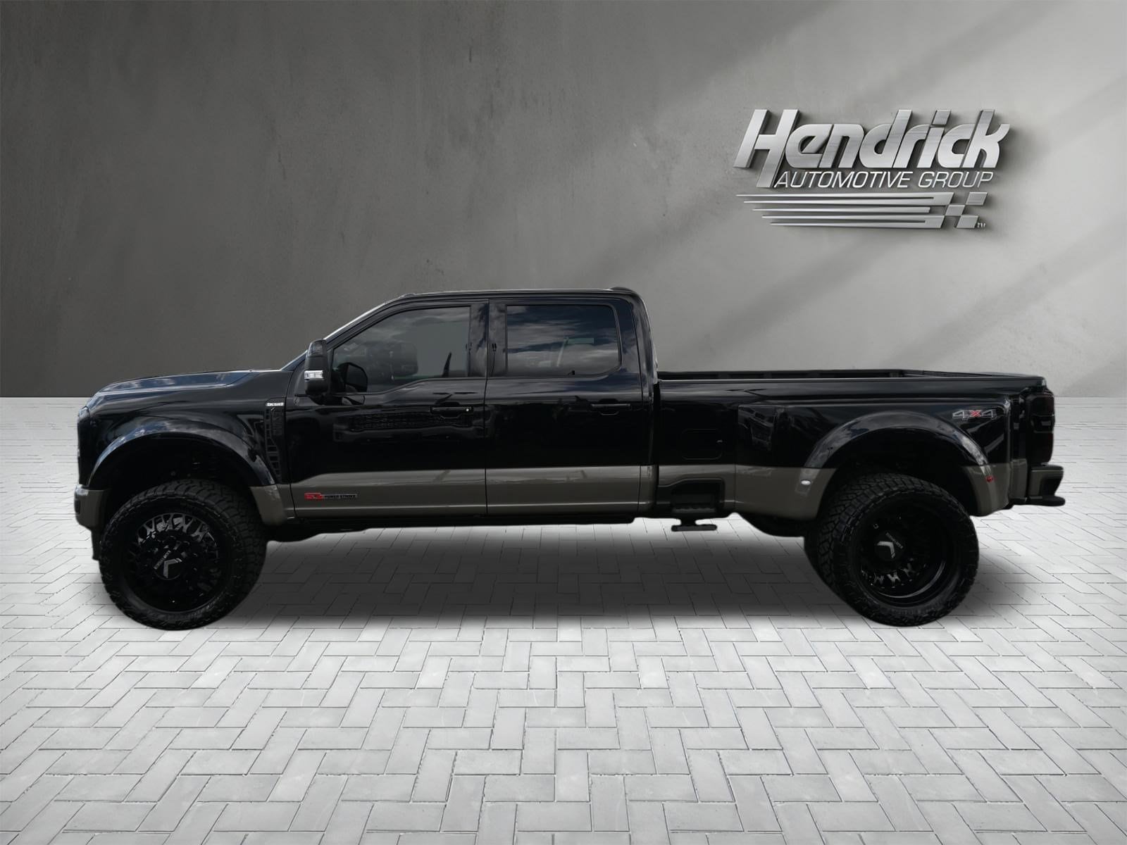 Ford Super Duty F-450 DRW King Ranch
