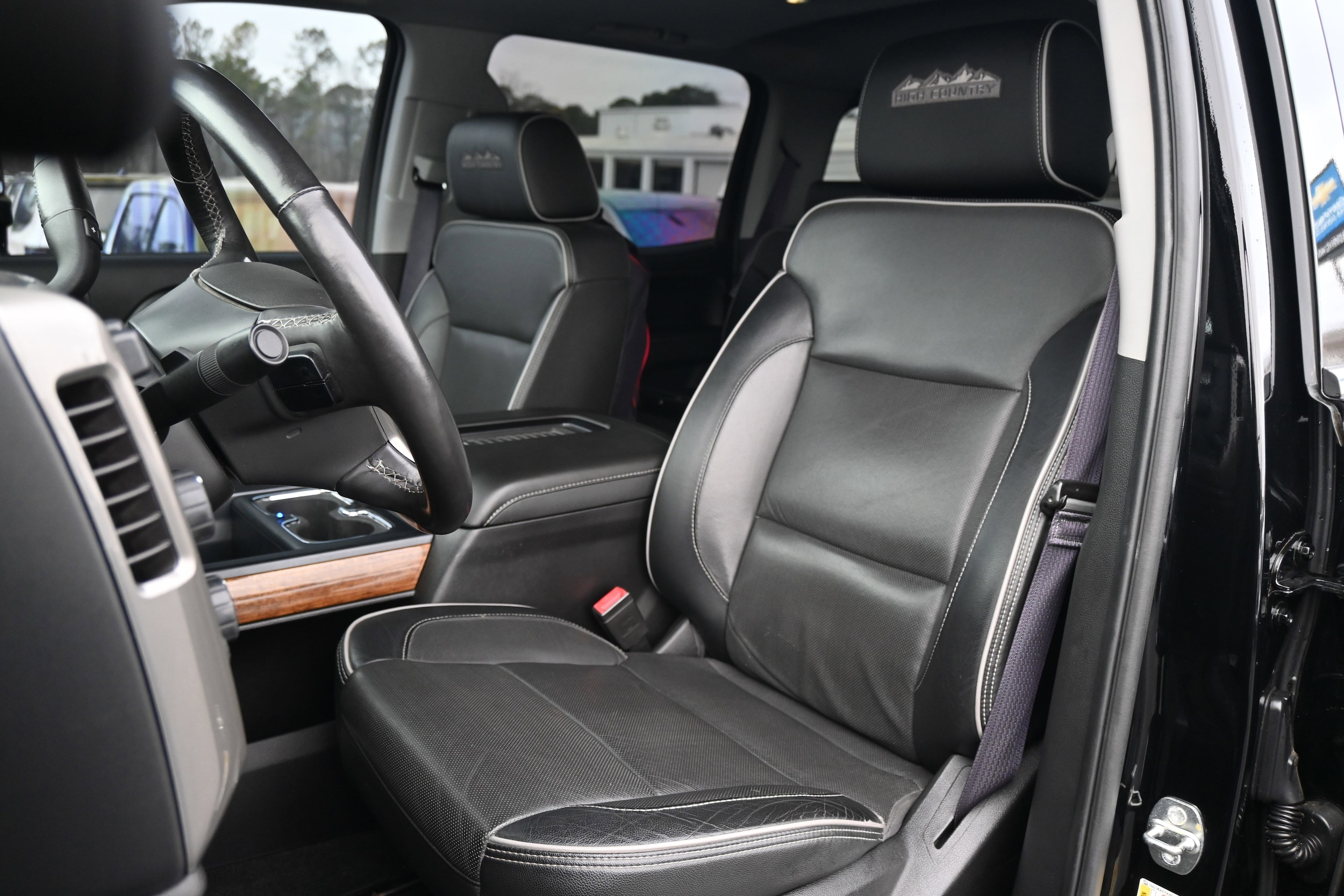 2017 Chevrolet Silverado 2500HD High Country photo 5