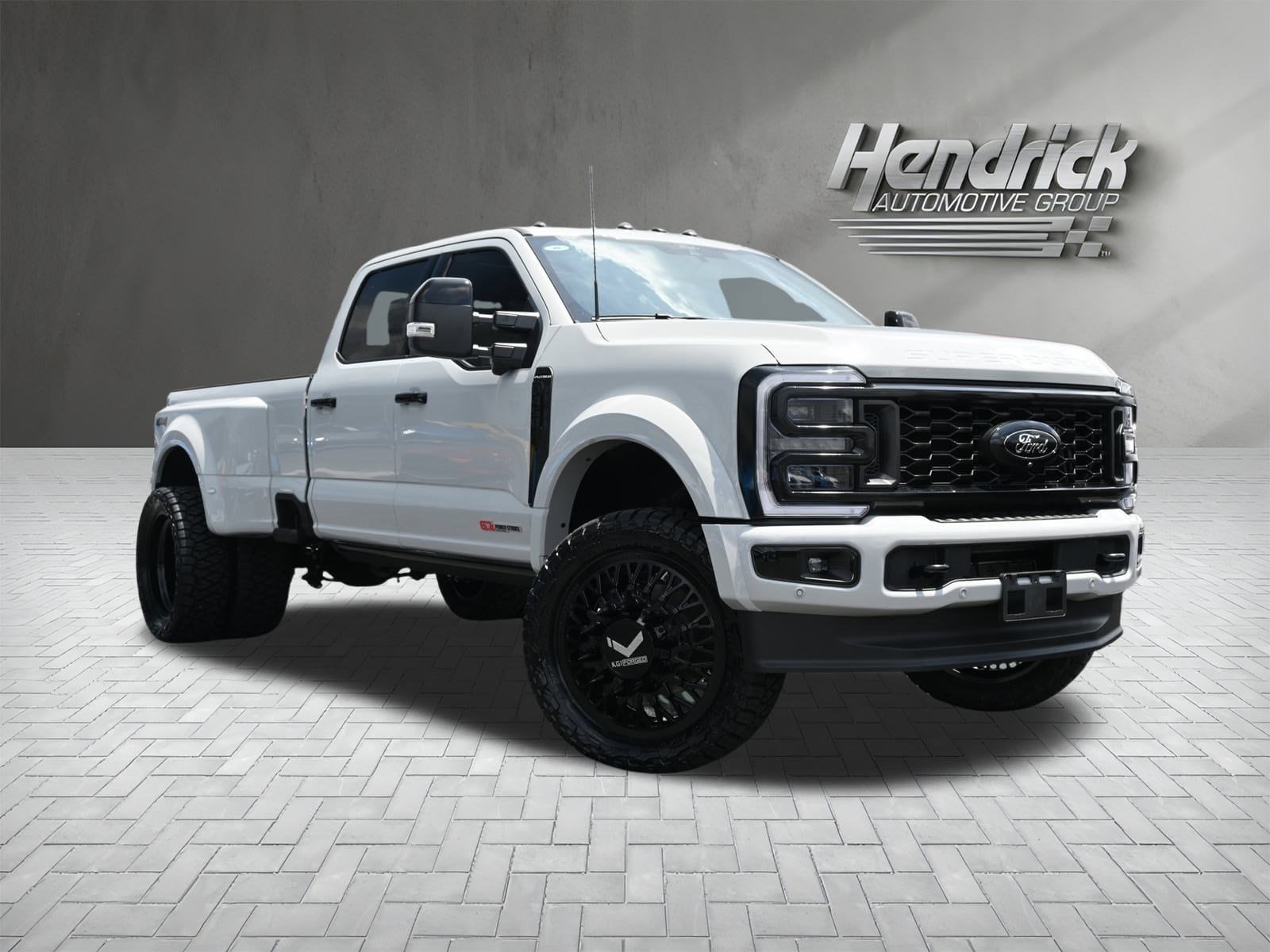 2025 Ford Super Duty F-450 DRW Platinum