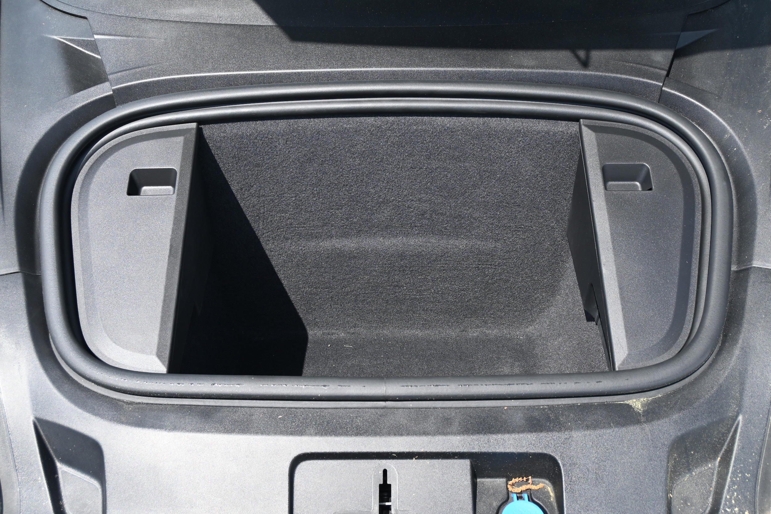 2022 Porsche Taycan photo 5