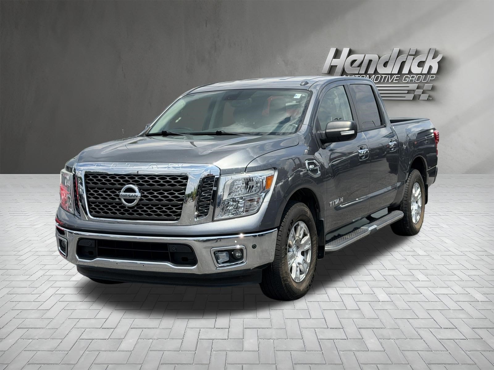 Nissan Titan SV