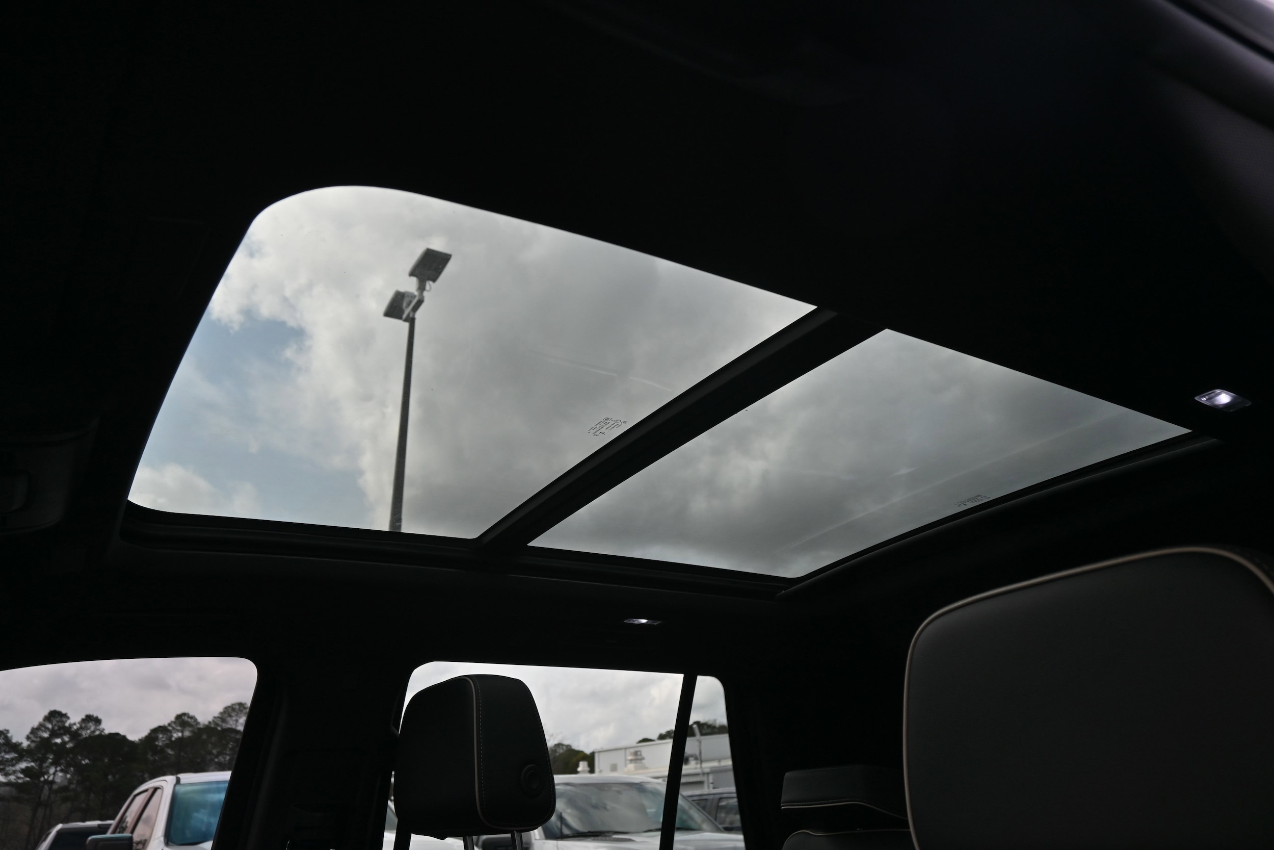 2025 GMC Yukon Elevation photo 3