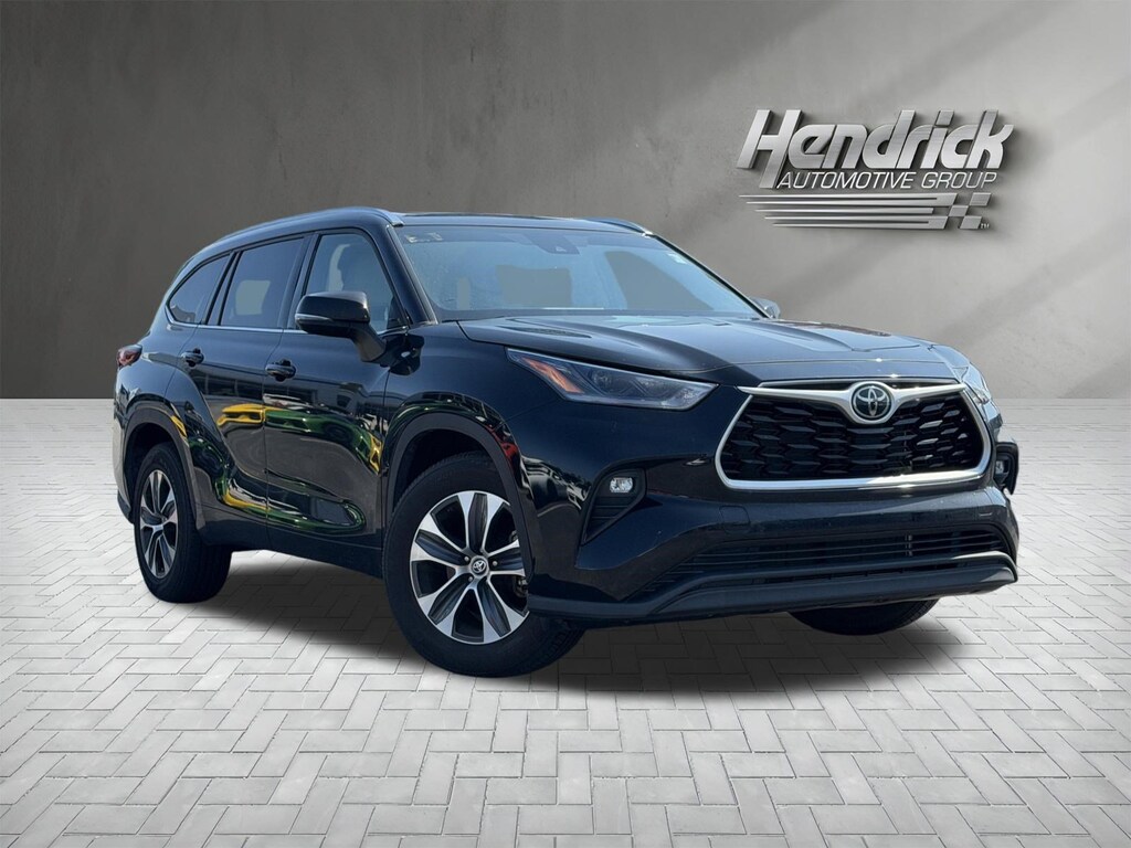 Used 2021 Toyota Highlander XLE SUV