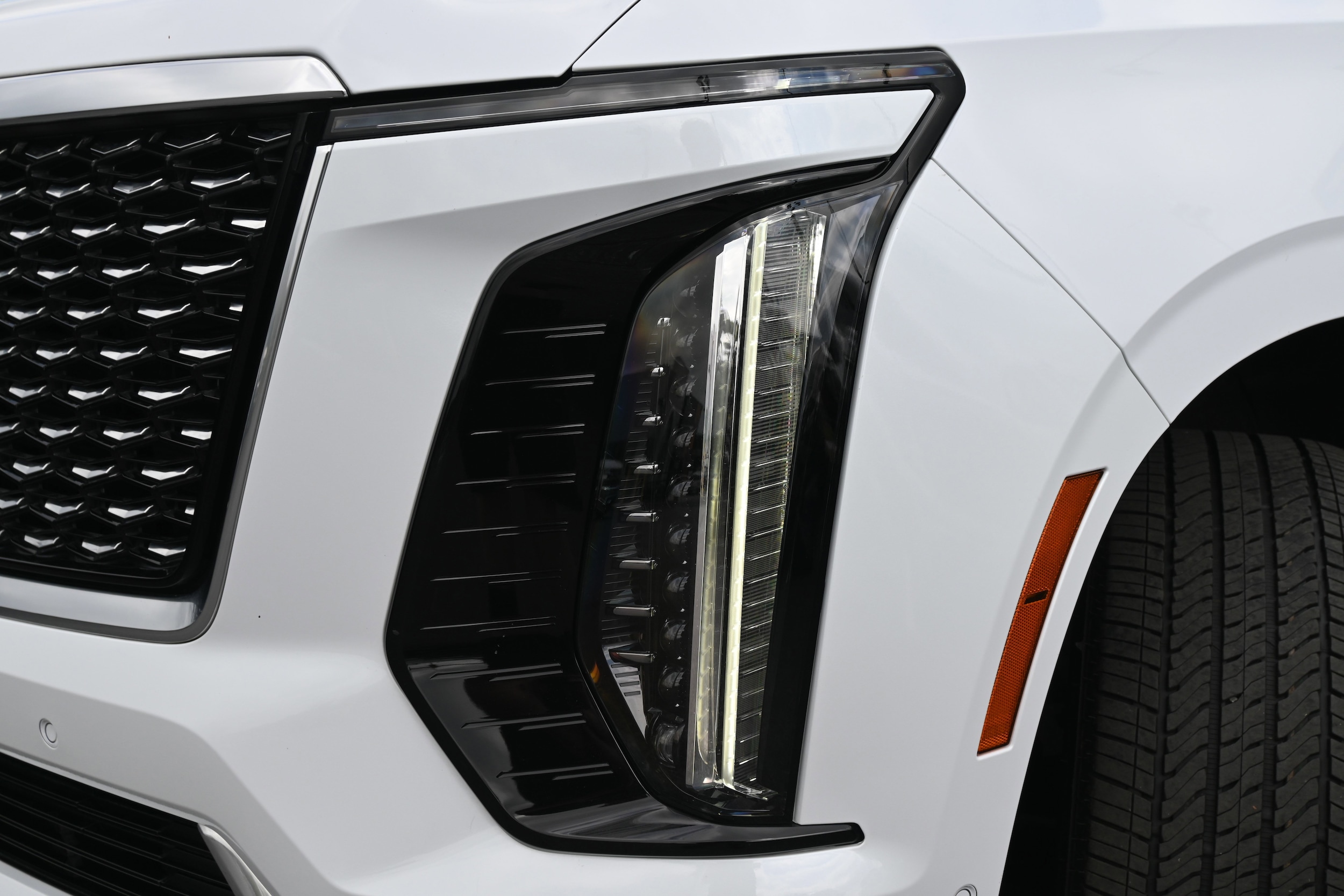 2026 CADILLAC Escalade 4WD Luxury photo 4