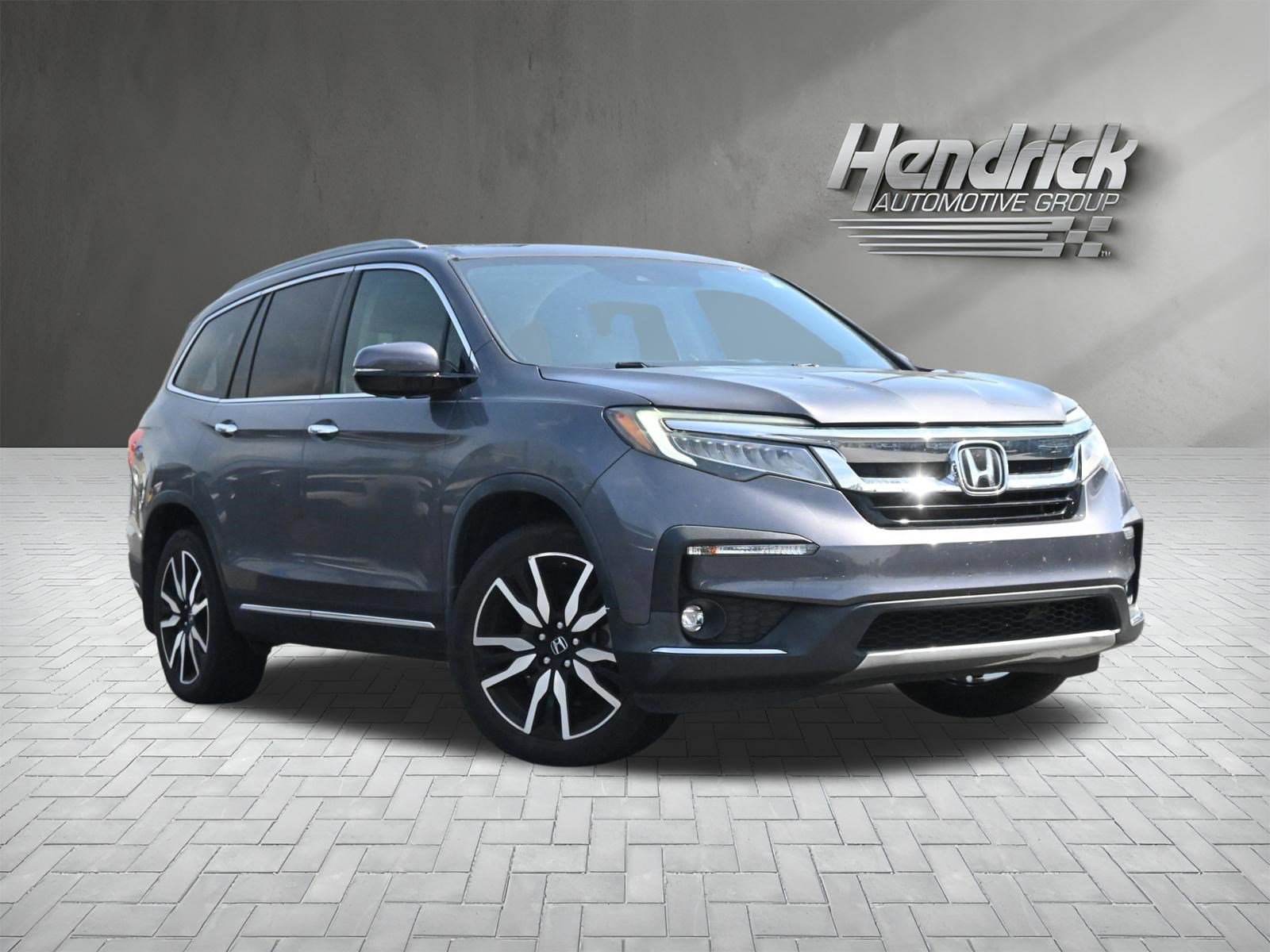 2019 Honda Pilot Touring 8-Passenger photo 2