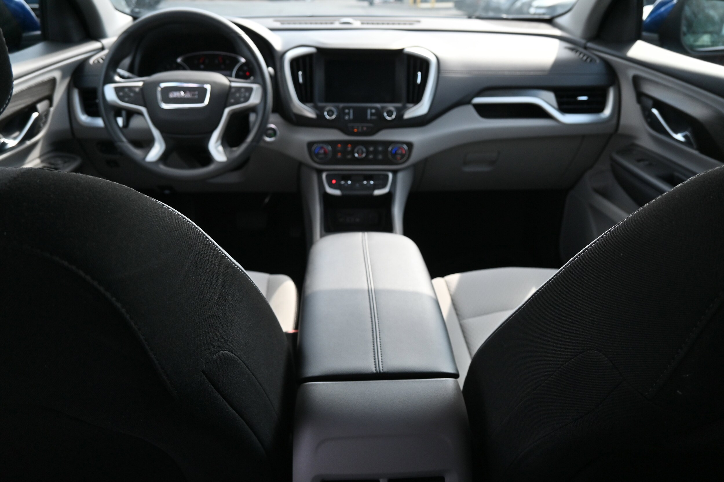 2022 Gmc Terrain SLE photo 2