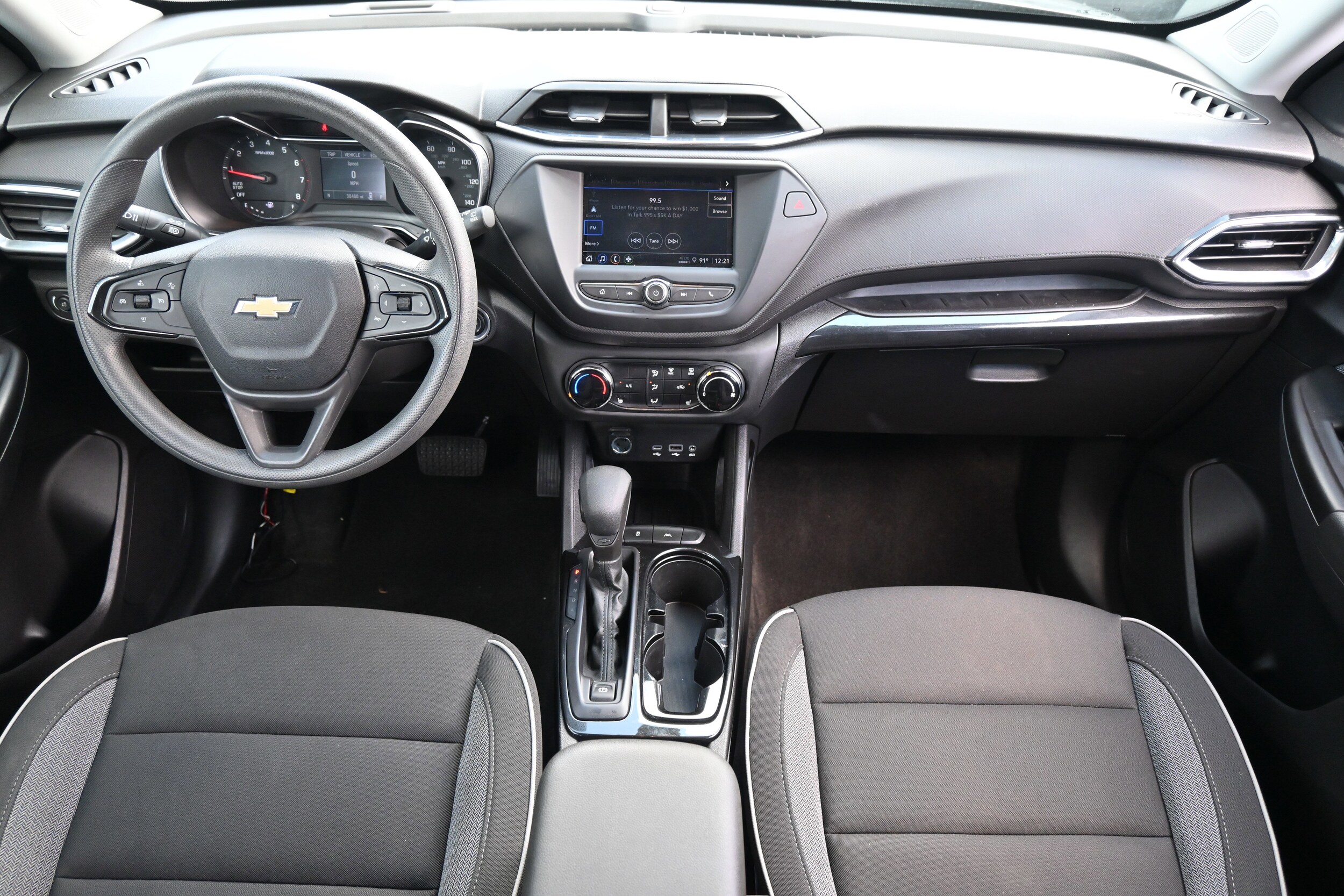 2023 Chevrolet Trailblazer LT photo 2