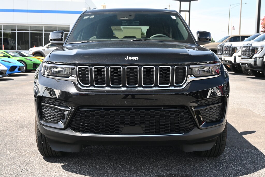 Used 2025 Jeep Grand Cherokee Laredo X SUV