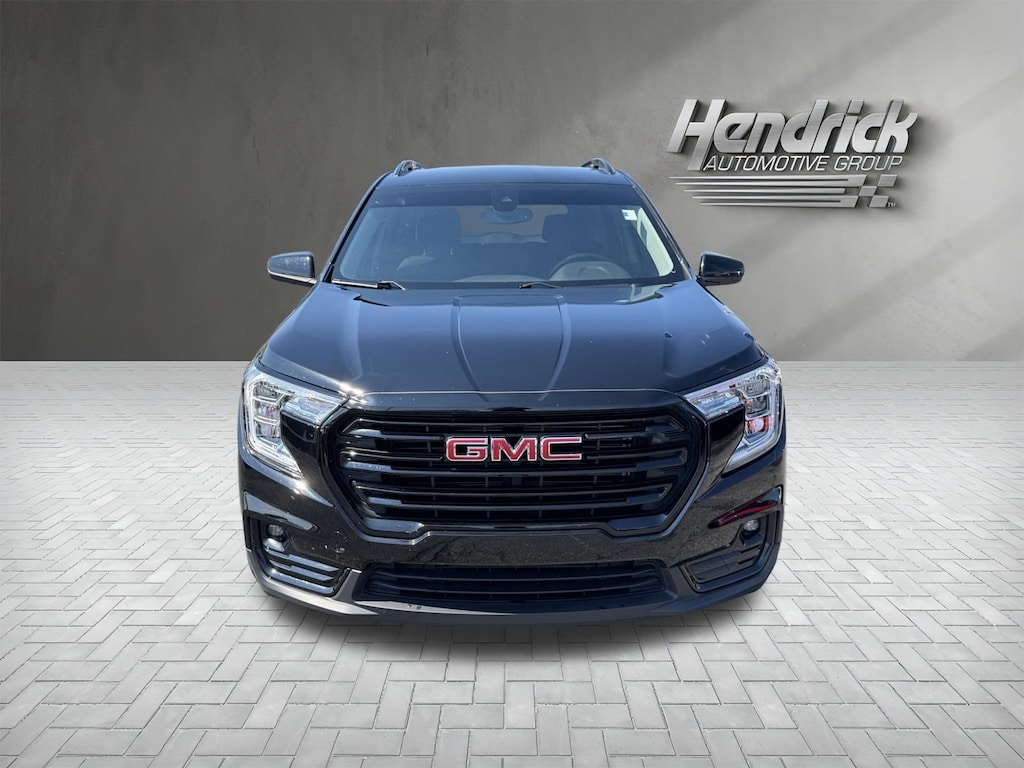 Used 2024 GMC Terrain SLT SUV