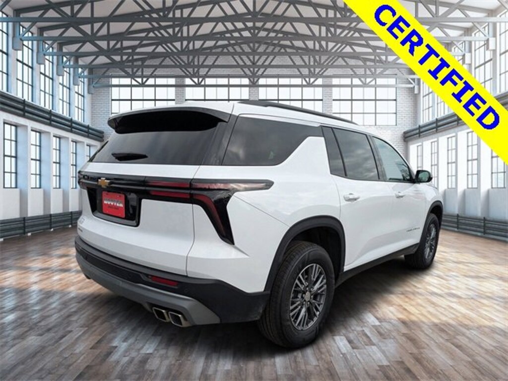 Used 2025 Chevrolet Traverse LT SUV
