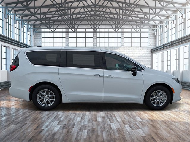 2025 Chrysler Voyager LX photo 2