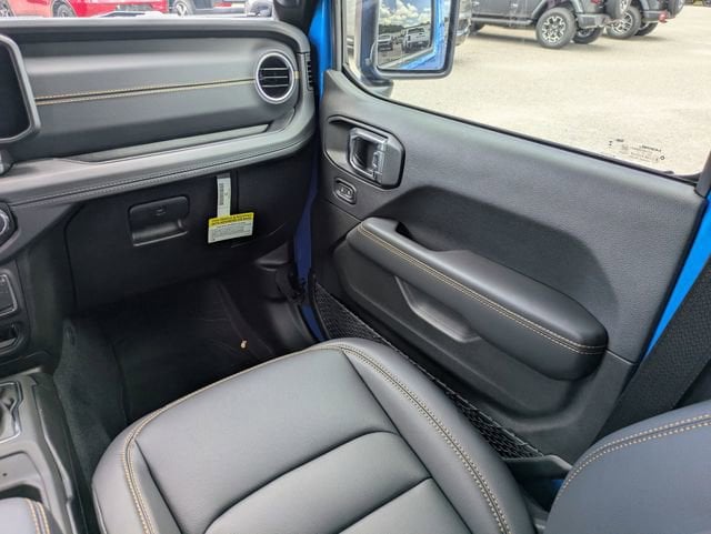 2025 Jeep Wrangler 4-Door Sahara - Photo 18