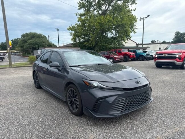 2025 Toyota Camry SE Sedan