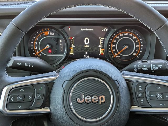 2025 Jeep Wrangler 4-Door Sahara - Photo 26