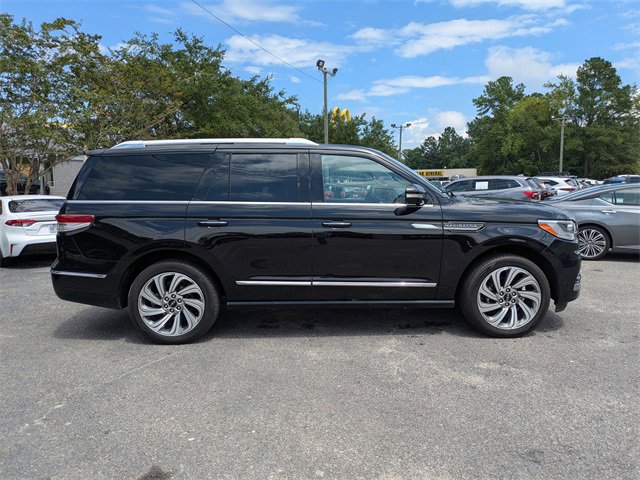 2023 Lincoln Navigator Reserve photo 2
