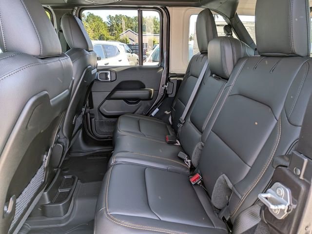 2025 Jeep Wrangler 4-Door Sahara - Photo 13