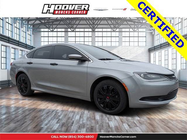 2016 Chrysler 200 LX's photo