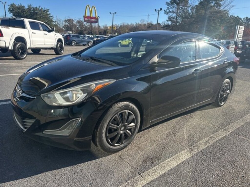 Used 2016 Hyundai Elantra SE Sedan