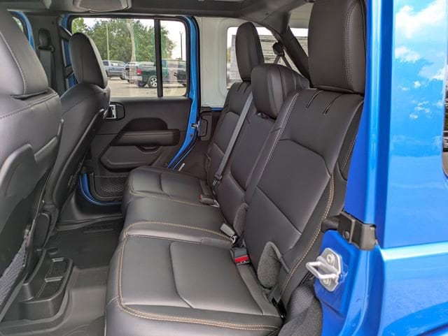 2025 Jeep Wrangler 4-Door Sahara - Photo 15