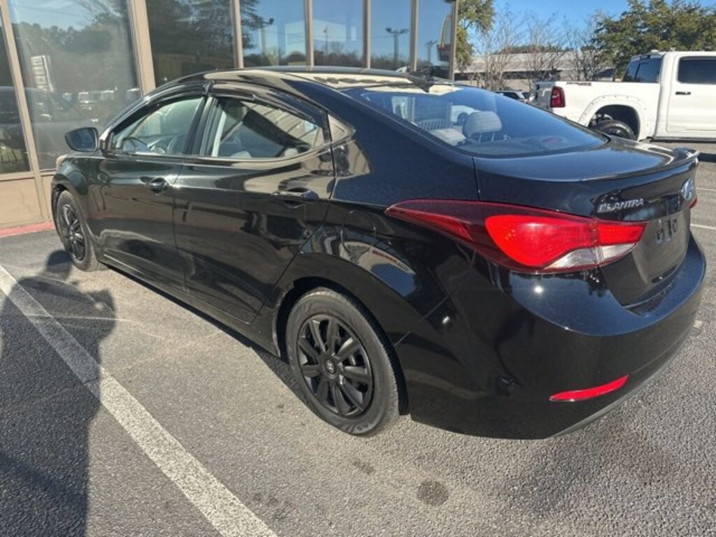Used 2016 Hyundai Elantra SE Sedan