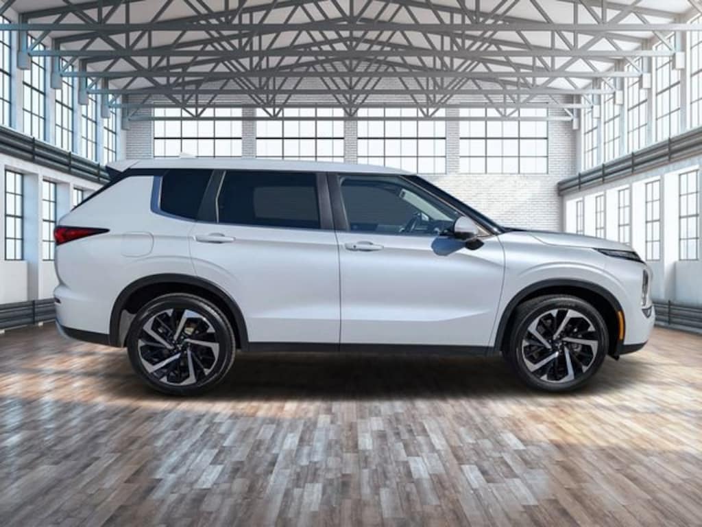 Used 2024 Mitsubishi Outlander SE Black Edition SUV