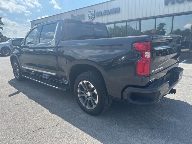 2023 Chevrolet Silverado 1500 High Country photo 3
