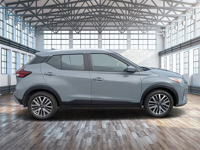 2024 Nissan Kicks SV photo 2