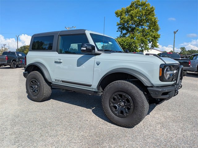 2021 Ford Bronco First Edition photo 2