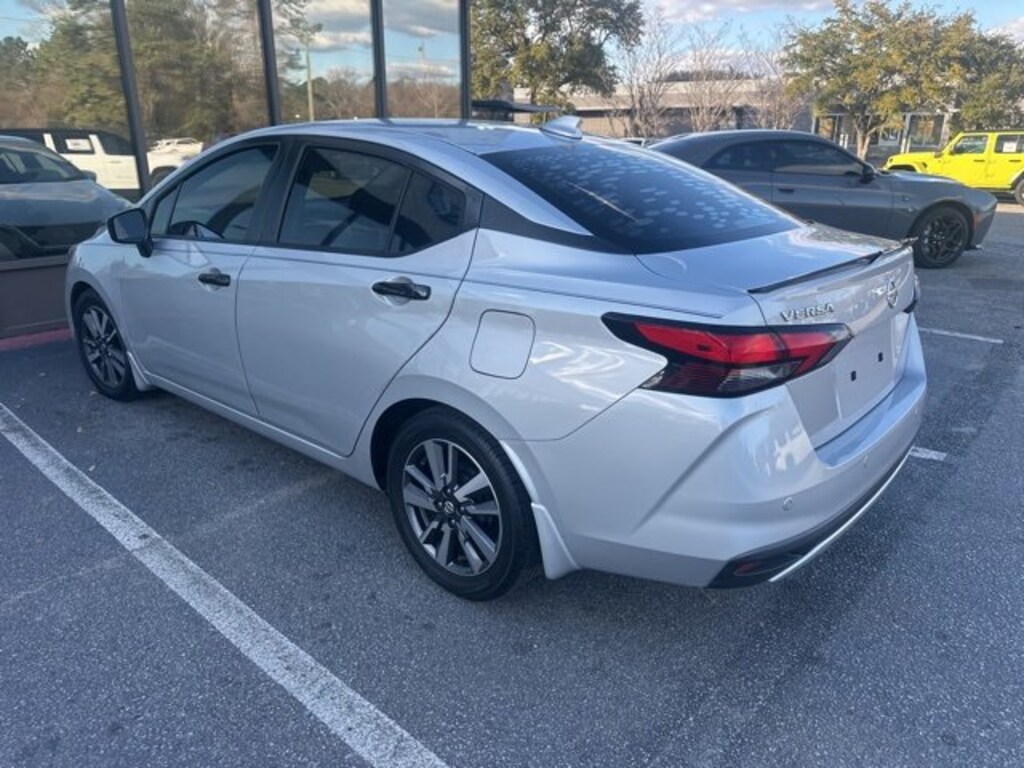 Used 2020 Nissan Versa 1.6 SV Sedan