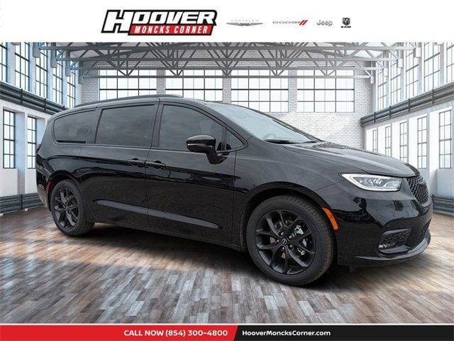 2026 Chrysler Pacifica Select's photo