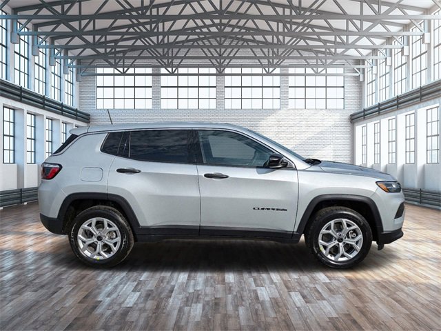 2025 Jeep Compass Sport photo 2