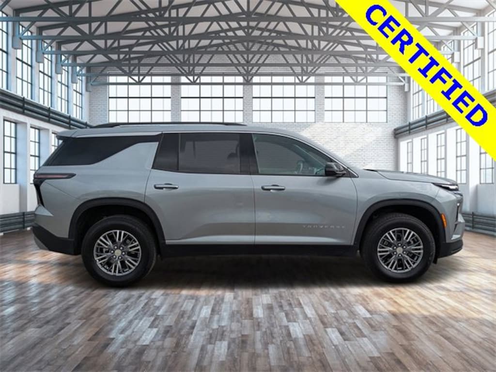 Used 2025 Chevrolet Traverse LT SUV