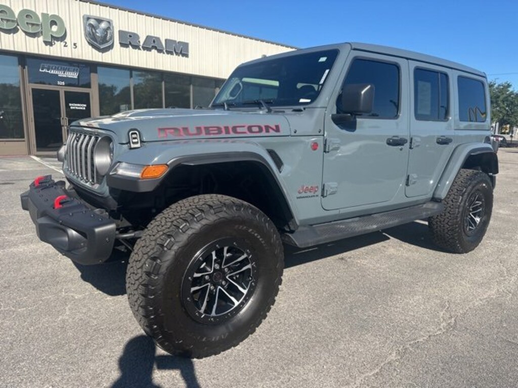 Used 2025 Jeep Wrangler Rubicon SUV