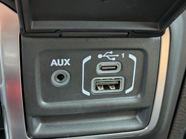 2025 Jeep Wrangler 4-Door Sahara - Photo 24