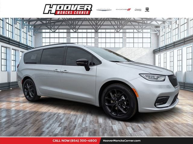 2026 Chrysler Pacifica Select's photo