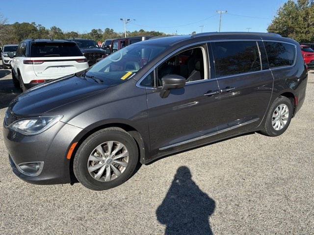 2018 Chrysler Pacifica Touring L's photo