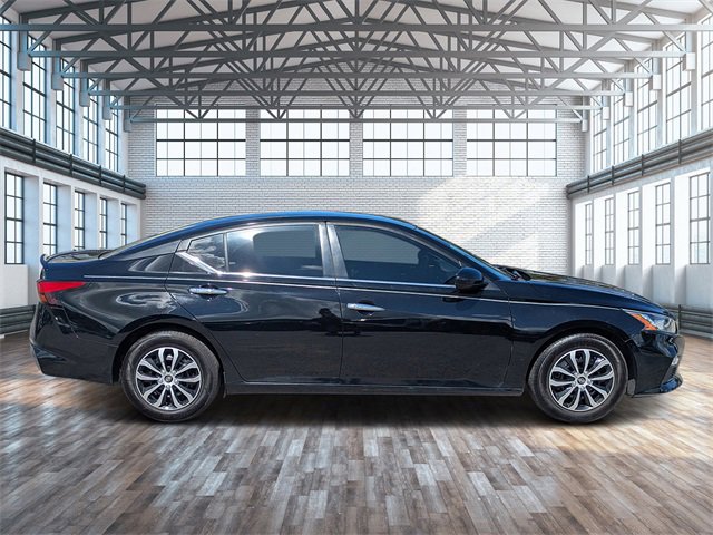 2021 Nissan Altima 2.5 S photo 2