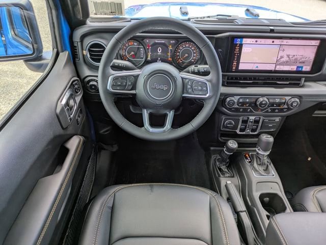 2025 Jeep Wrangler 4-Door Sahara - Photo 17