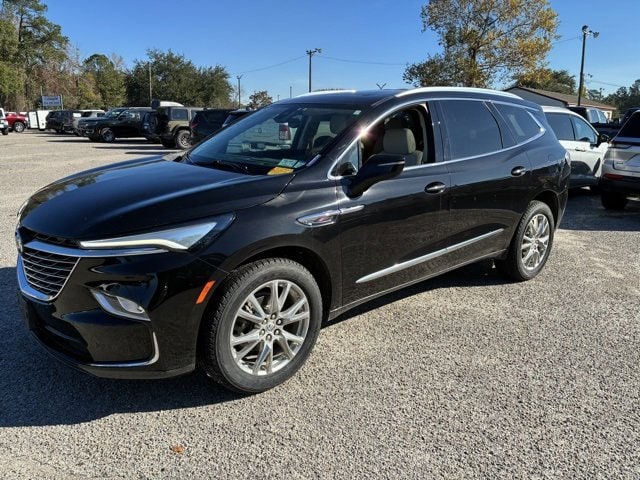 2023 Buick Enclave Essence's photo