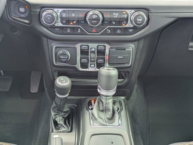 2025 Jeep Wrangler 4-Door Sahara - Photo 20