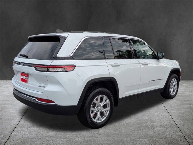 2024 Jeep Grand Cherokee Limited photo 3