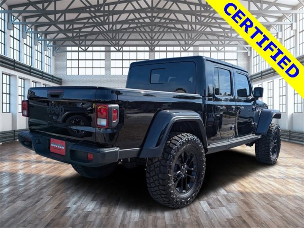 Used 2024 Jeep Gladiator Sport Truck Crew Cab