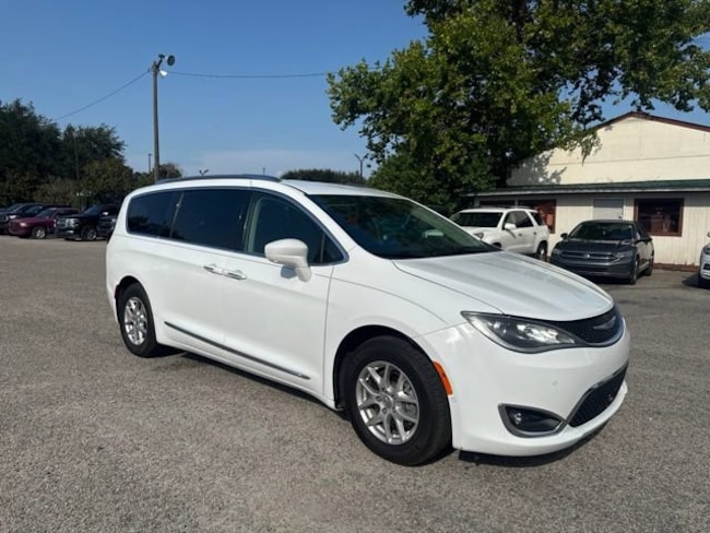 2020 Chrysler Pacifica Touring L Van Passenger Van