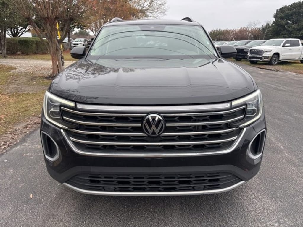 Used 2024 Volkswagen Atlas 2.0T SE w/Technology SUV