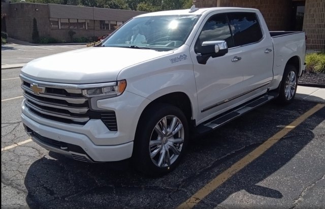 2022 Chevrolet Silverado 1500 High Country photo 4