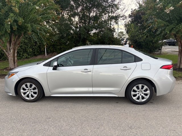 2023 Toyota Corolla LE photo 4