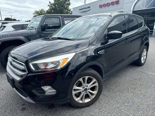 Used 2017 Ford Escape SE with VIN 1FMCU9GD7HUF00820 for sale in Summerville, SC