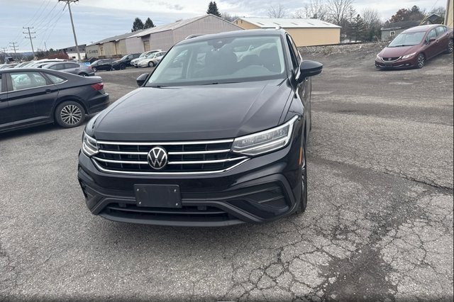 2022 Volkswagen Tiguan SE photo 2