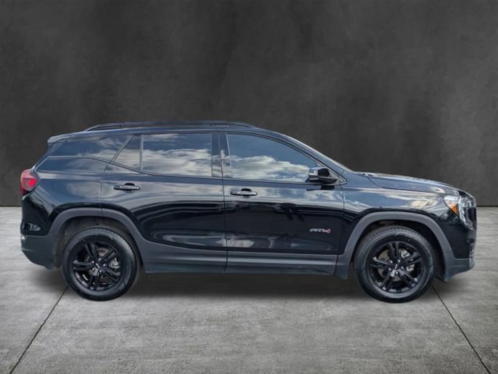 Used 2022 GMC Terrain AT4 SUV