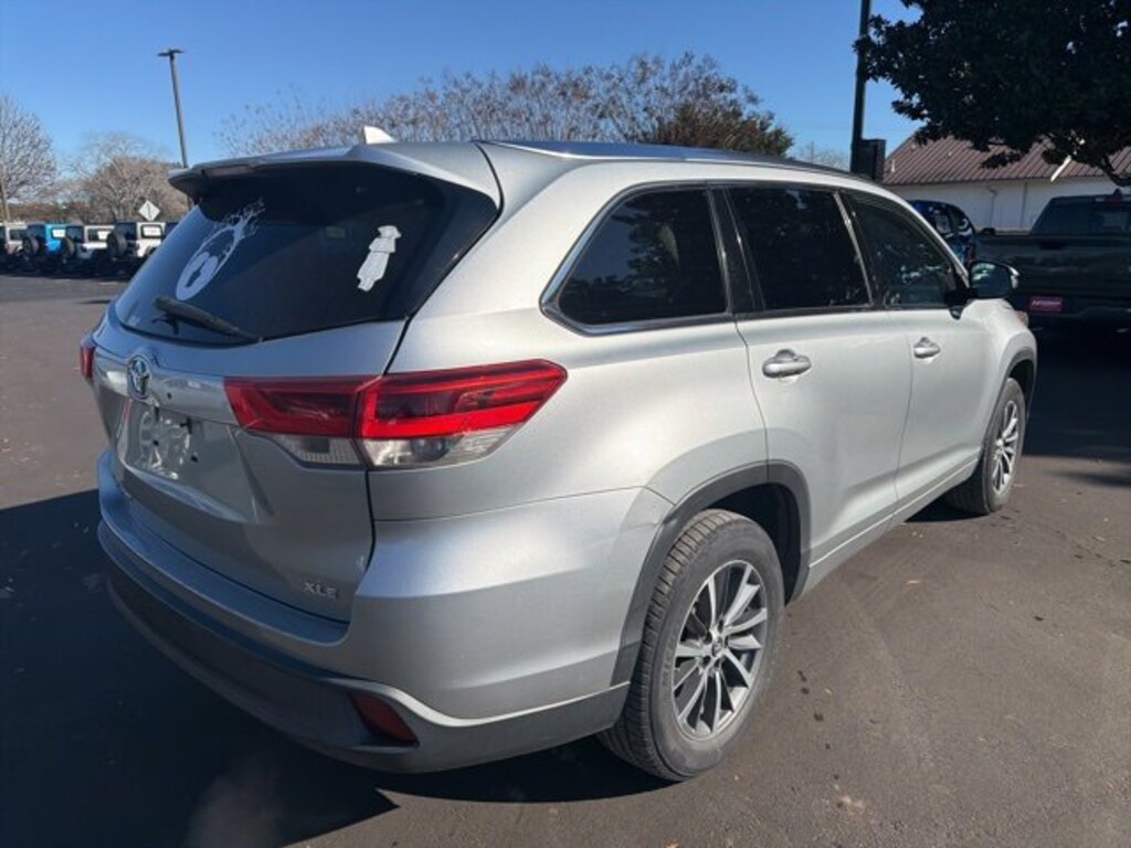 Used 2018 Toyota Highlander XLE SUV